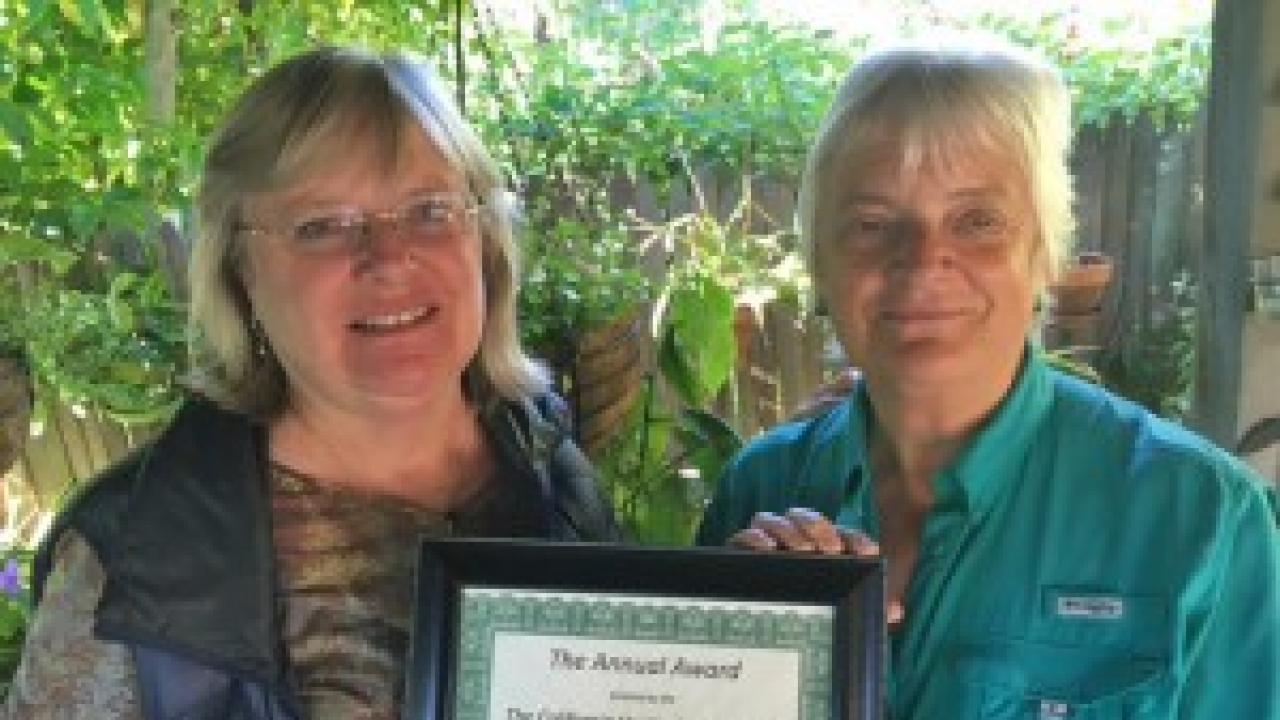 Ellen Zagory receives her award from Kristin Yanker-Hansen, past president of the California Horticultural Society. Ellen Zagory with Kristin Yanker-Hansen