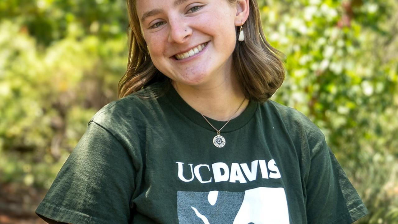 Amelia Samuelson Amelia Swanson | UC Davis Arboretum and Public Garden
